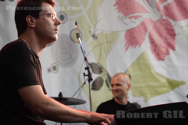 OZARK HENRY - 2006-07-20 - PARIS - Paris Plage (Pont de Sully) - 